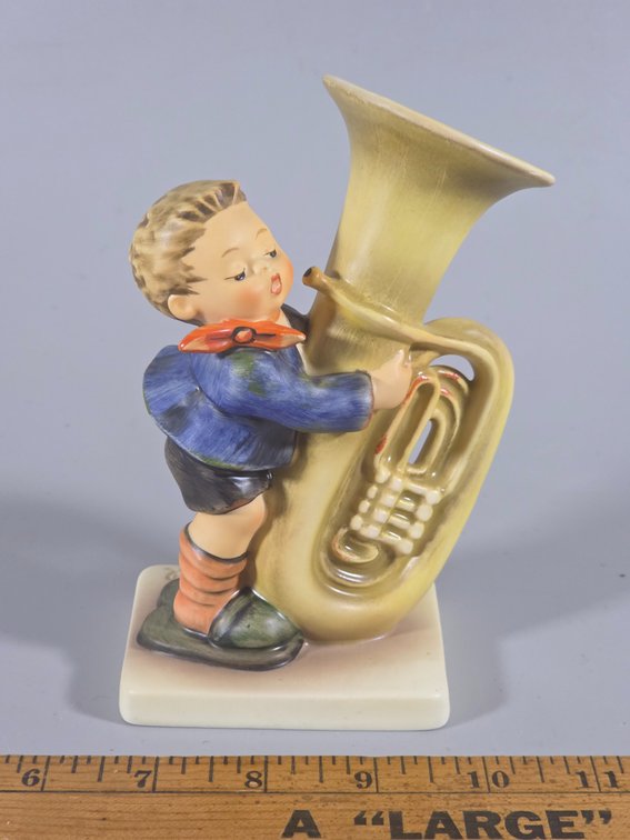 GOEBEL TUBA PLAYER
