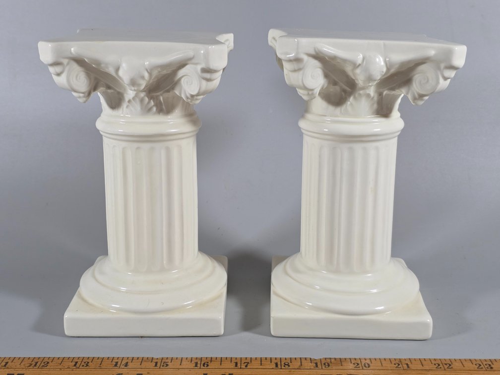 PORCELAIN DECORATIVE PEDESTALS