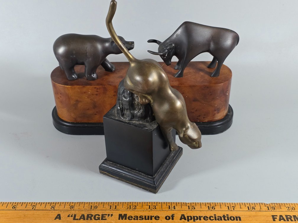 BOOKENDS, STATUE