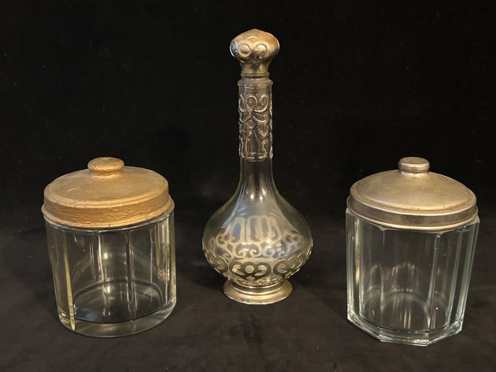 GLASS AVON PERFUME BOTTLE