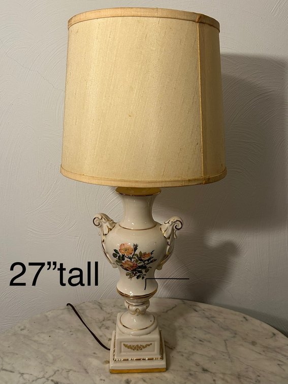 PORCELAIN URN LAMP