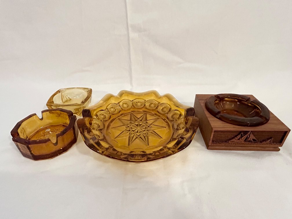 AMBER GLASS ASHTRAYS