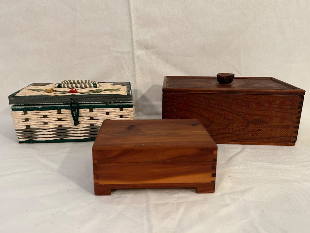WOODEN MAGIC YEAST BOX