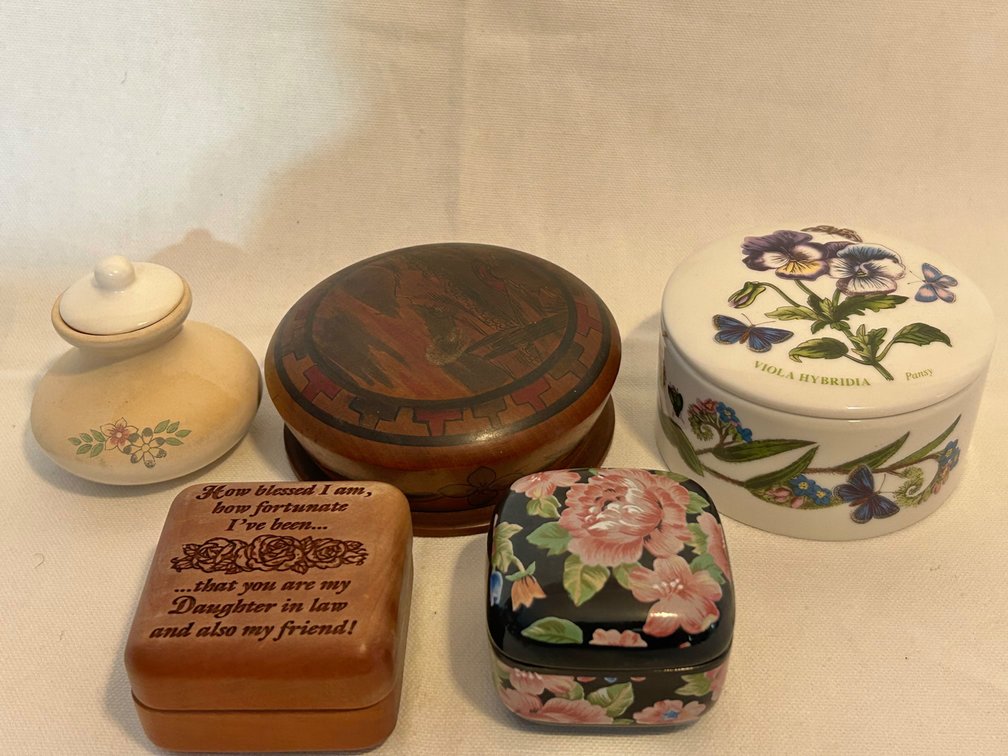 TRINKET, MUSIC BOXES
