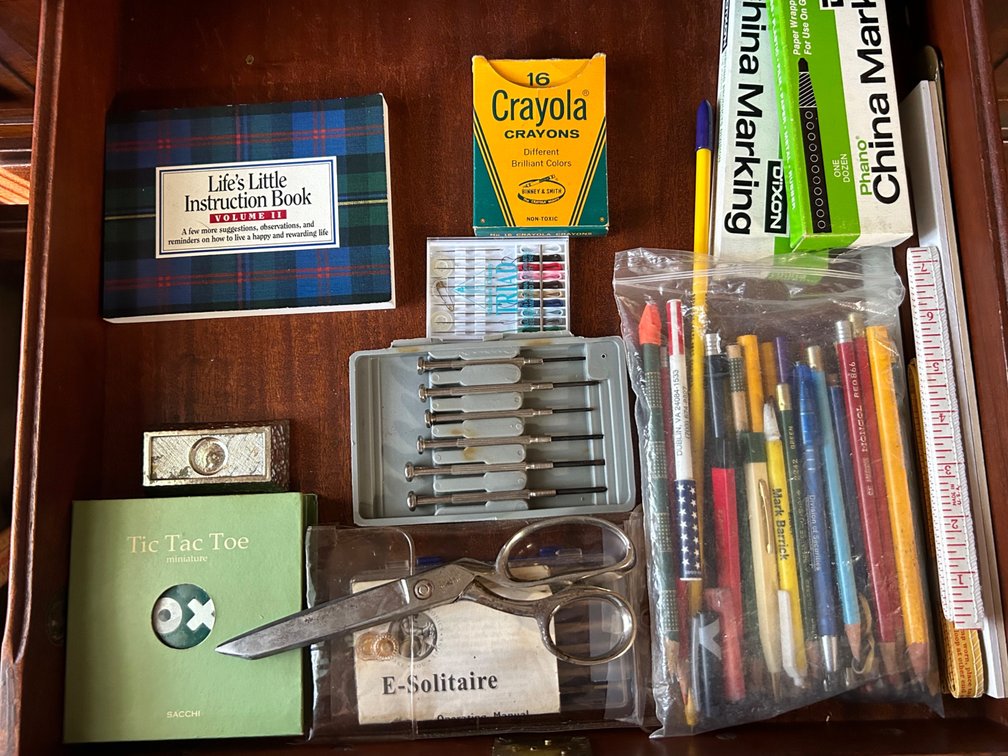 OFFICE SUPPLIES, DESK LAMP, PAPER SHREDDER