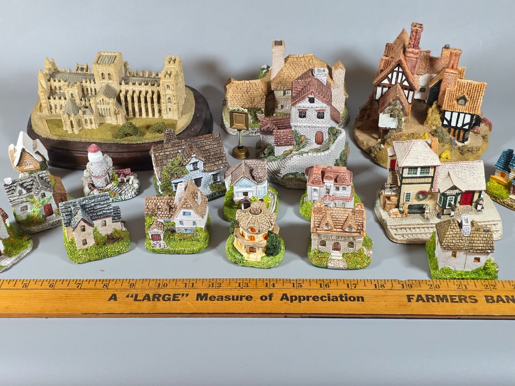 RESIN HOUSES