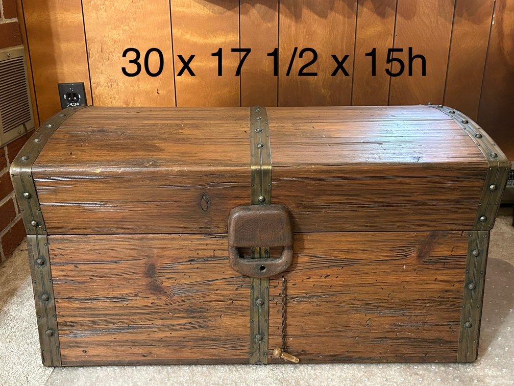 WOODEN STORAGE TRUNK