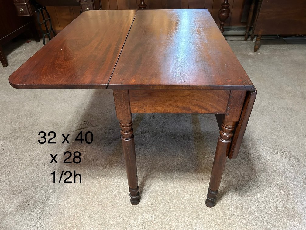 ANTIQUE DROP-LEAF TABLE