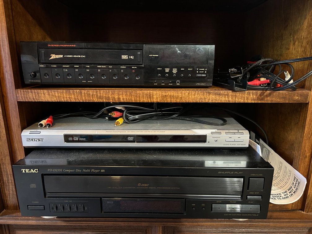 DVD/CD, VCR, VHS MEDIA PLAYERS