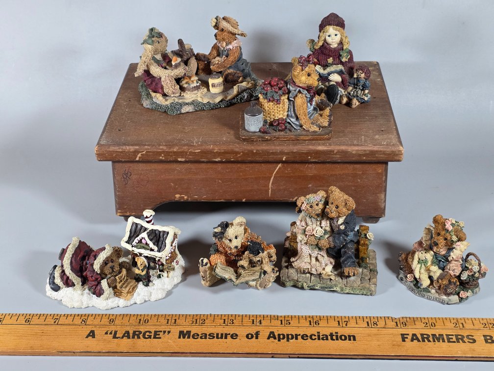 BOYDS BEARS FIGURES
