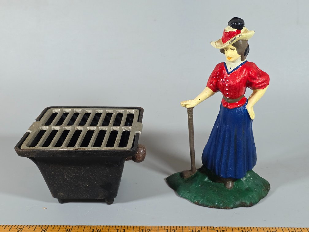 MINI HIBACHI, CAST IRON DOOR STOP