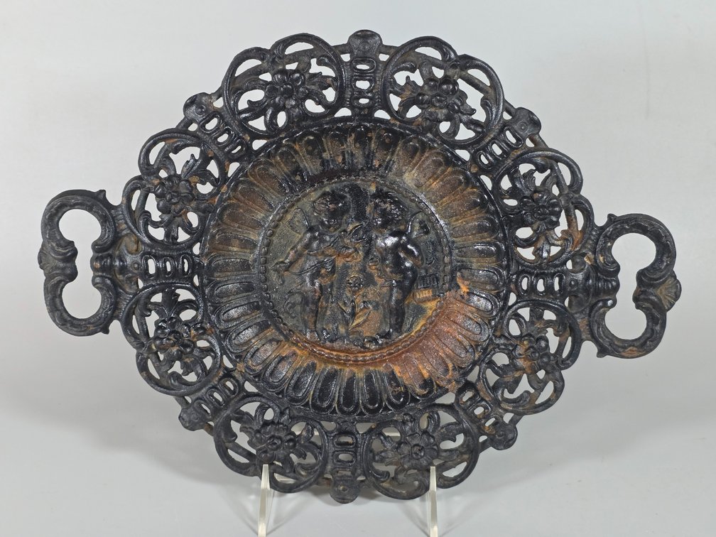 CAST IRON PLATE