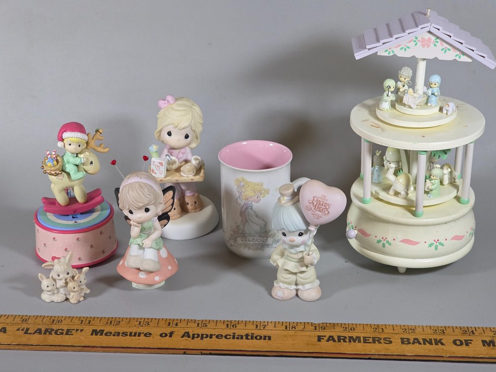 PRECIOUS MOMENTS FIGURES