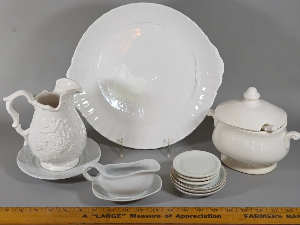 WHITE KITCHEN DISHES