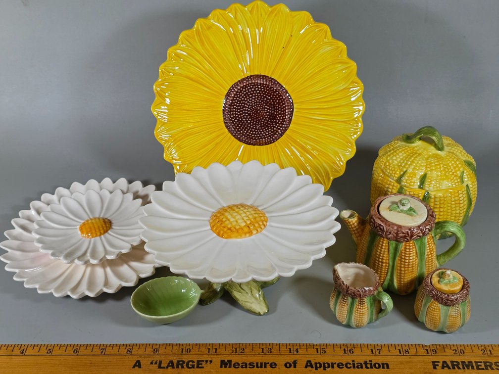FLORAL CERAMICS, TEA SET, CORN JAR