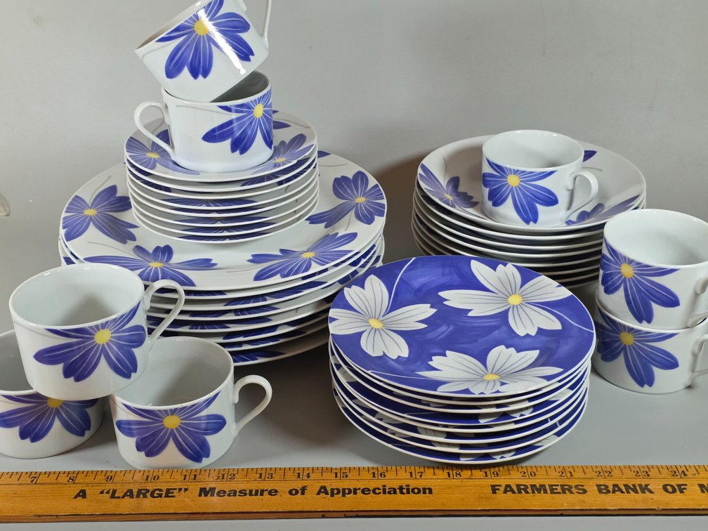 DAISY DISH SET
