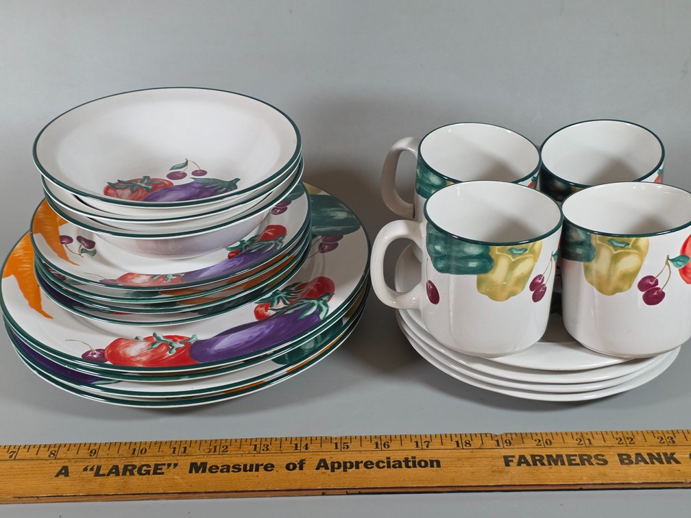 ATTITUDE VEGGIE DISH SET