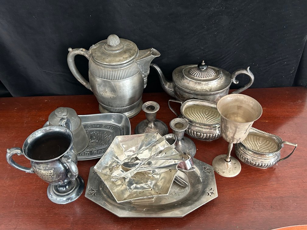 SILVERPLATE TABLEWARE