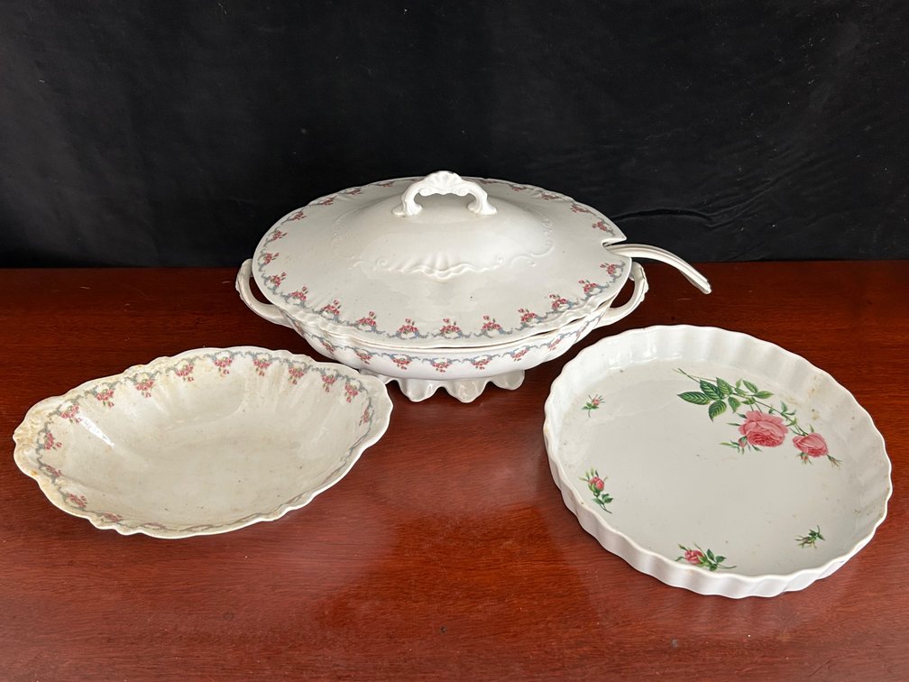 PORCELAIN SERVING DISHES