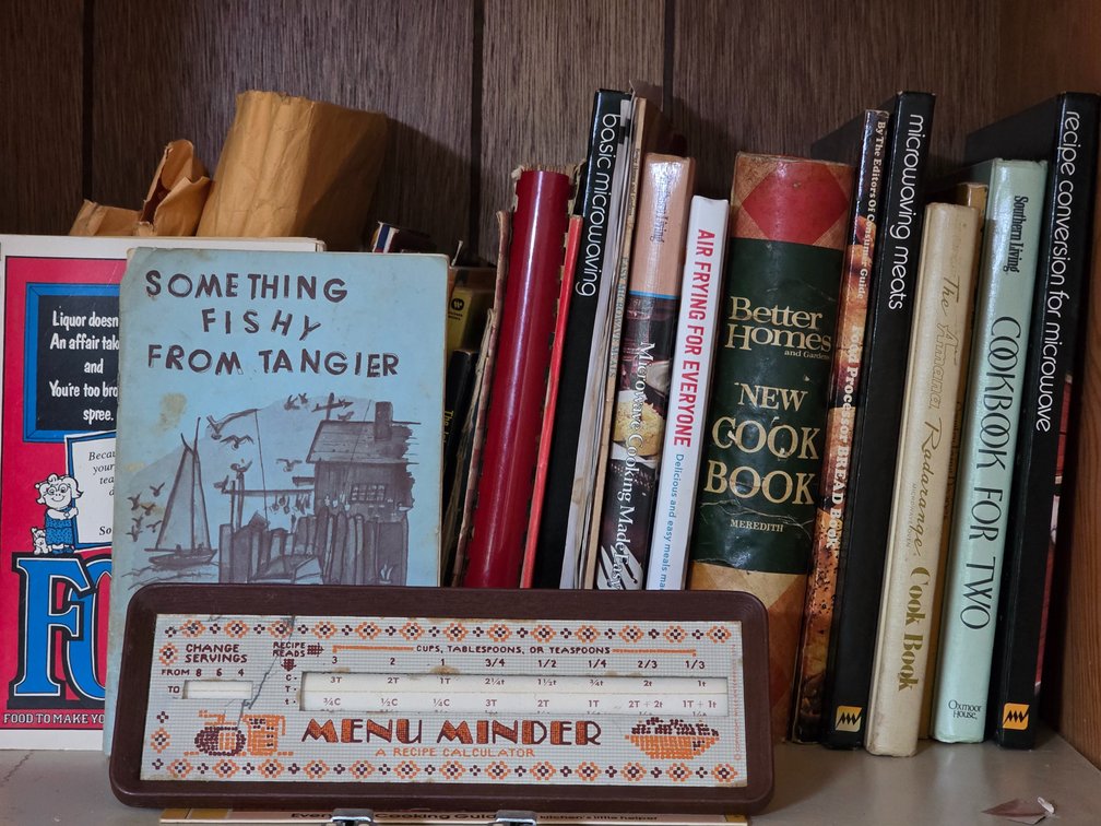 VINTAGE COOKBOOKS, MEASURING CONVERTER