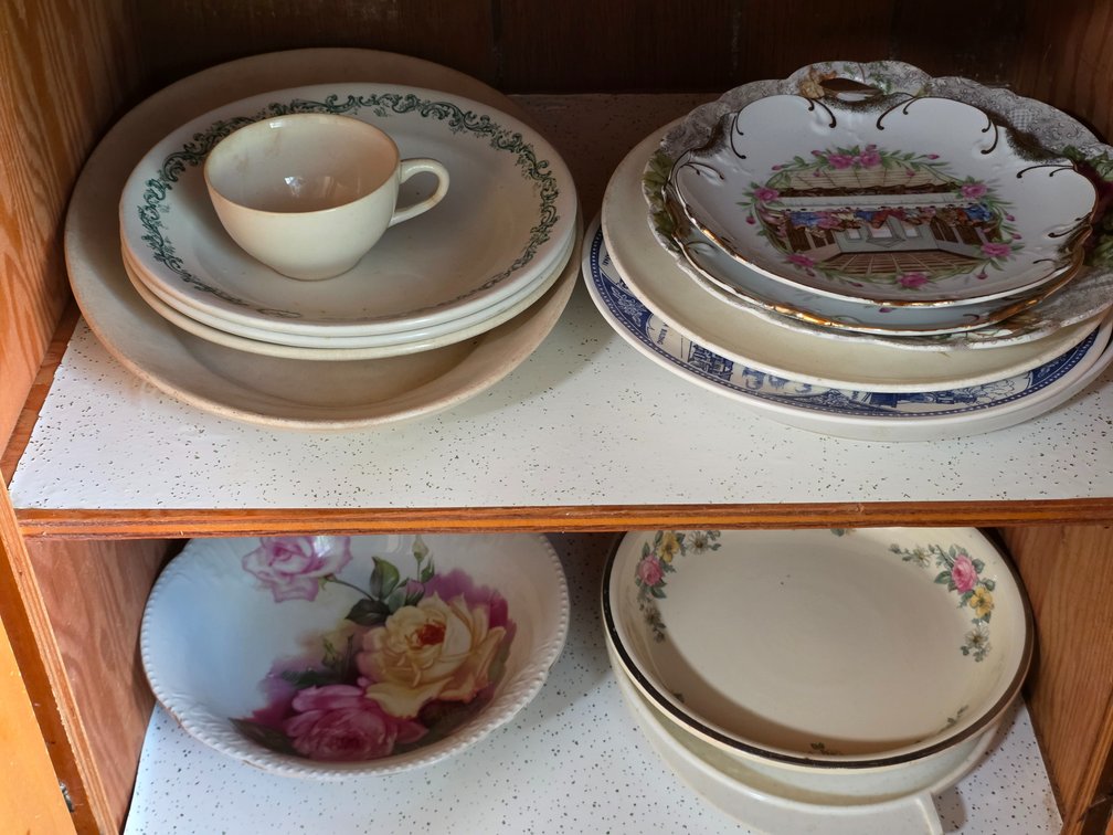 KITCHEN PLATTERS, PLATES