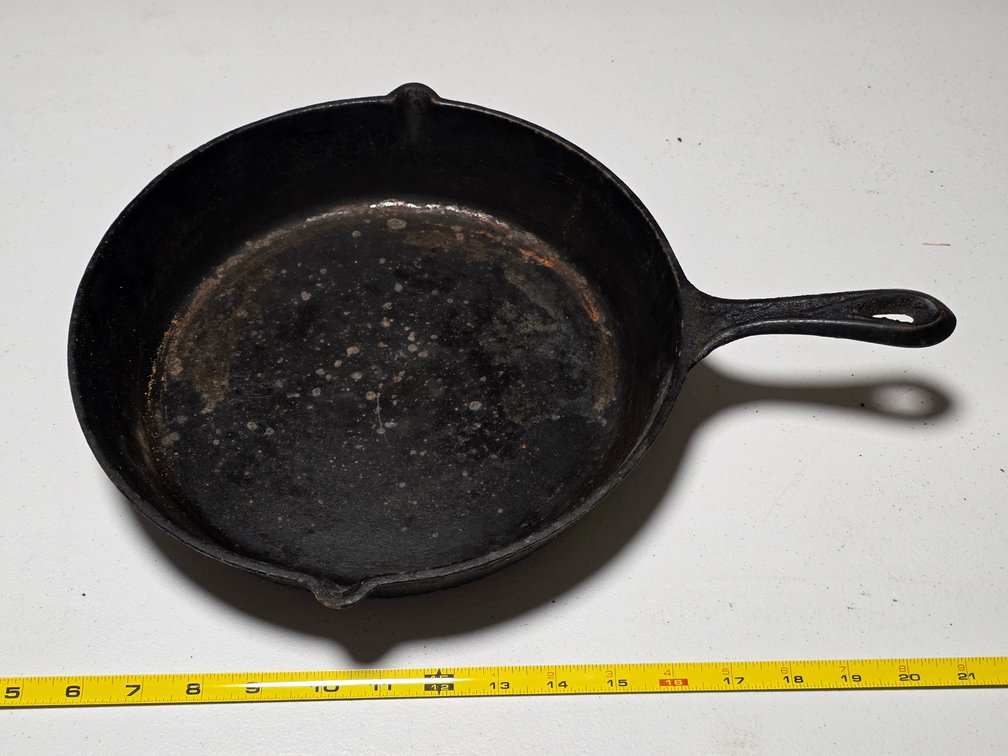 CAST IRON SKILLET