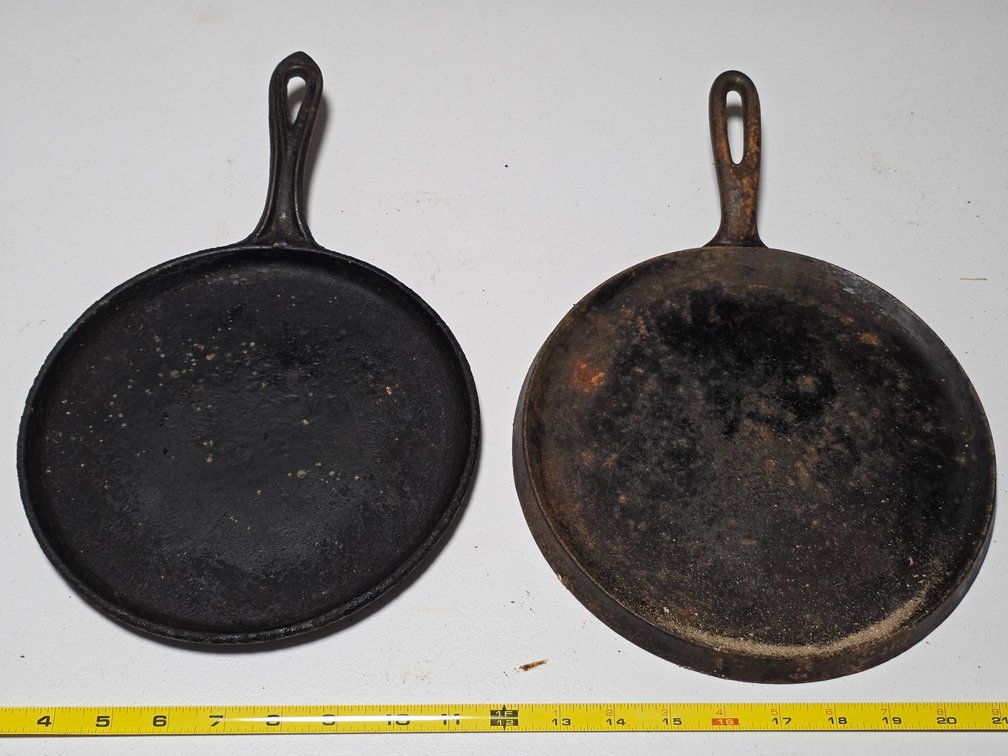 CAST IRON GRIDDLE, SKILLET