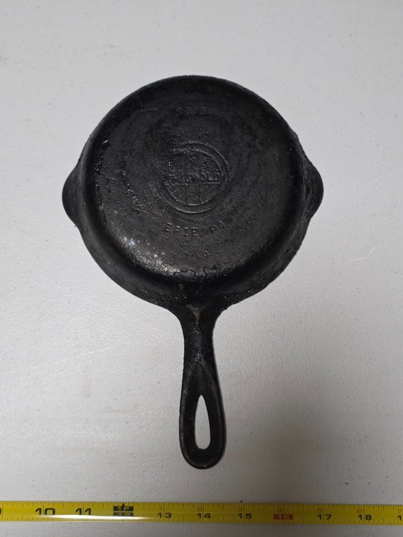 GRISWOLD SKILLET