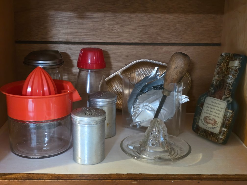 VINTAGE KITCHEN