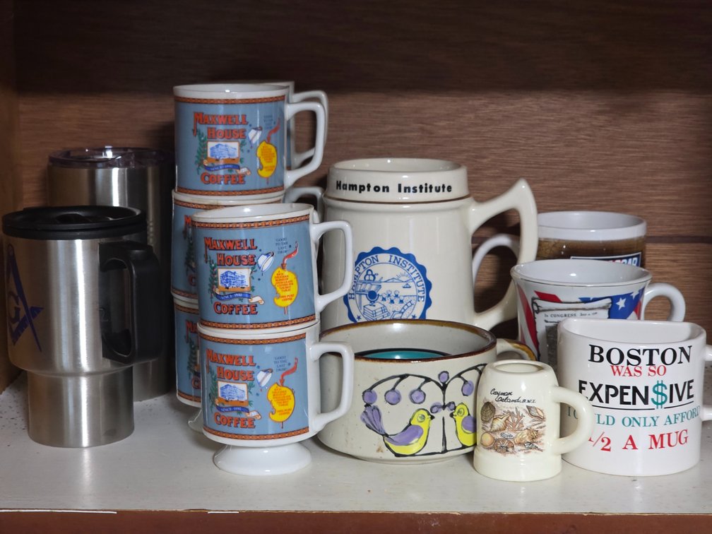 MUGS