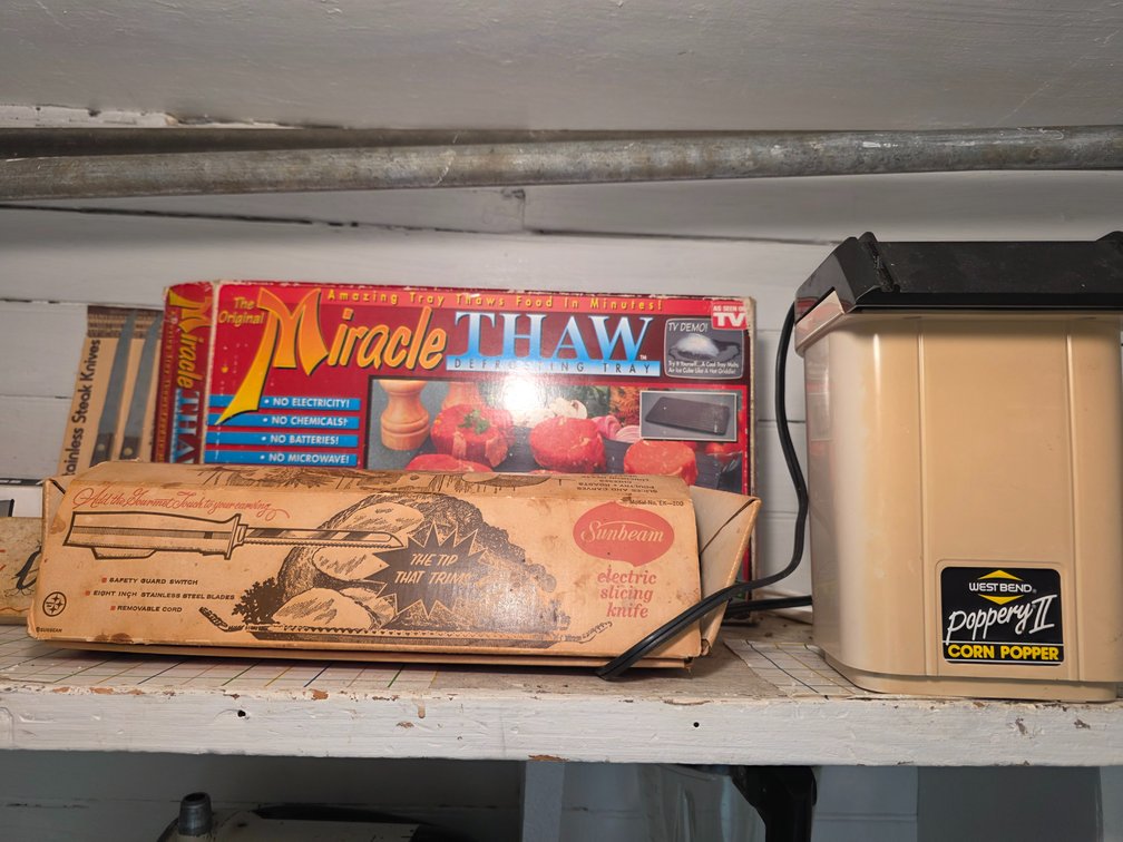 VINTAGE KITCHEN GADGETS