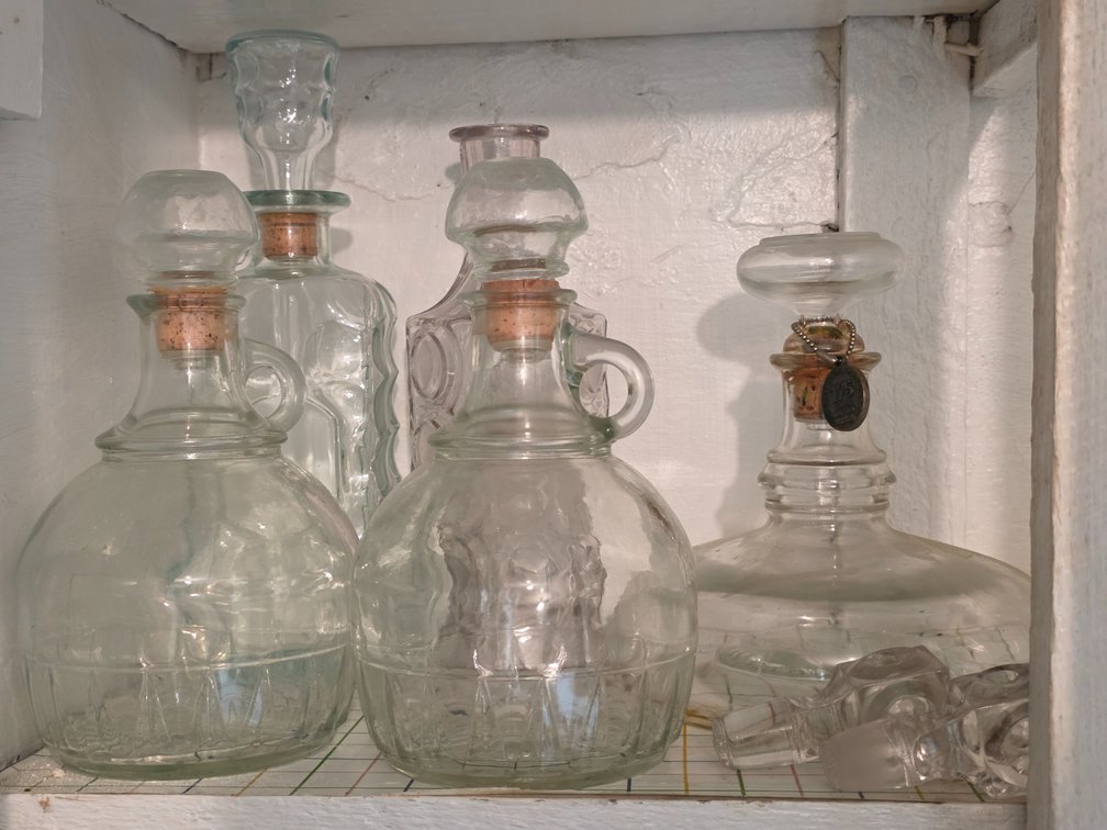 BOTTLES, DECANTERS