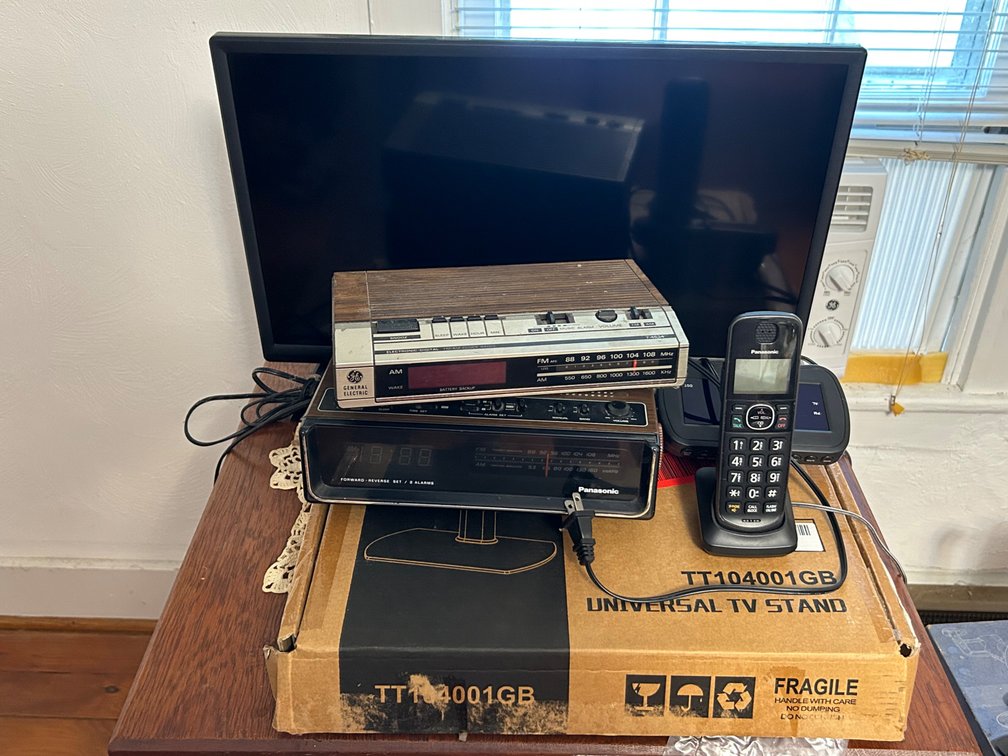 VIZIO TV, GENERAL ELECTRIC RADIO, PANASONIC ALARM CLOCK