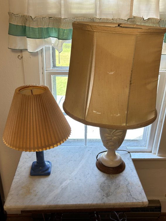 2 TABLE LAMPS