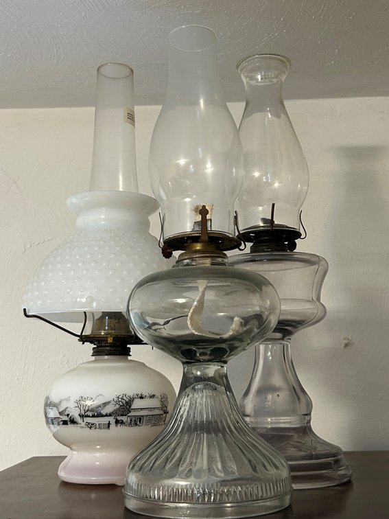 CURRIER & IVES MILK GLASS OIL LAMP