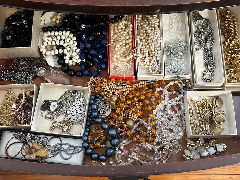ASSORTED NECKLACES