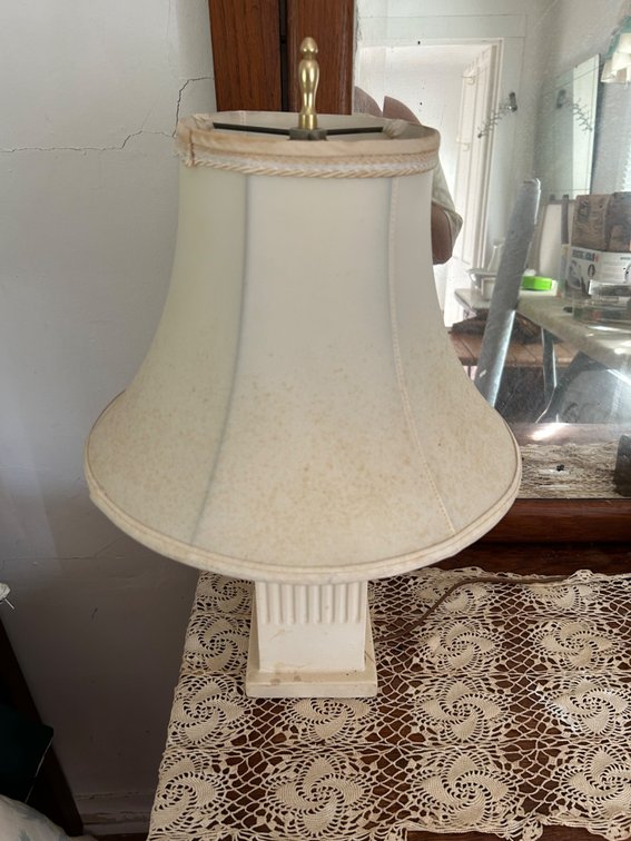 CERAMIC TABLE LAMP