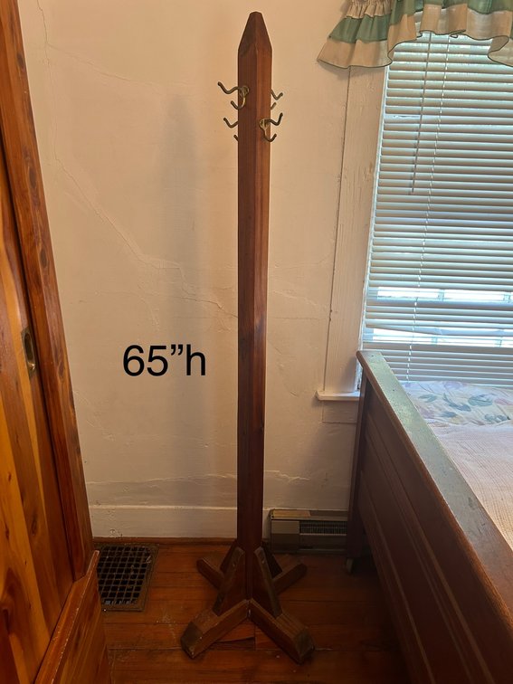 WOODEN HALL TREE