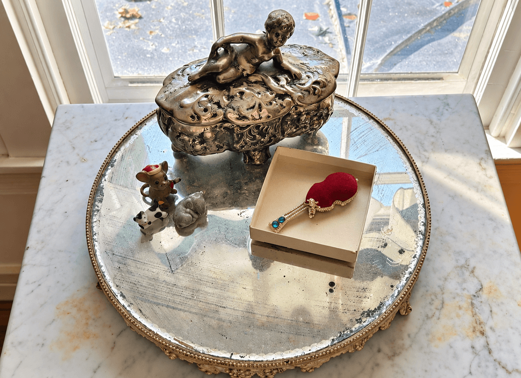 USA JEWELRY BOX, MIRRORED VANITY TRAY