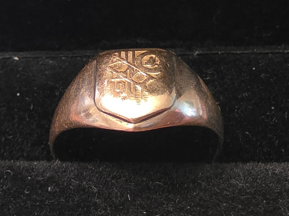 14K SIGNET RING