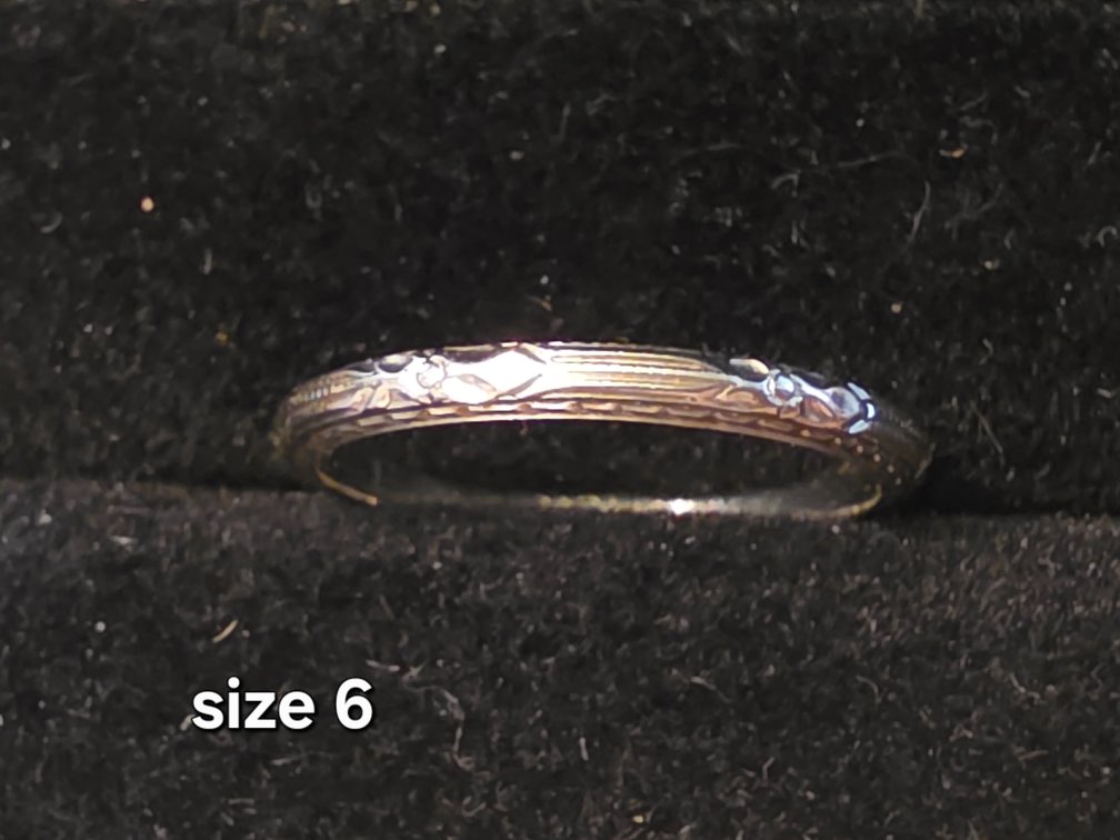 18K GOLD BAND