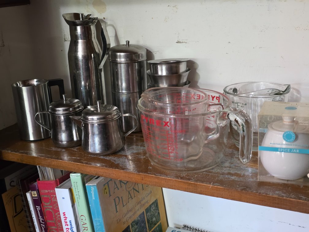 STAINLESS, MEASURING PITCHERS