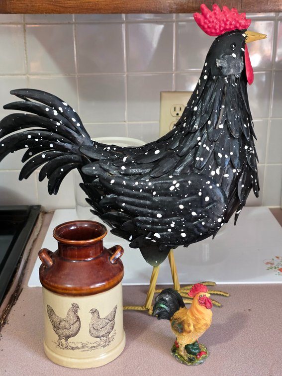 LARGE METAL CHICKEN