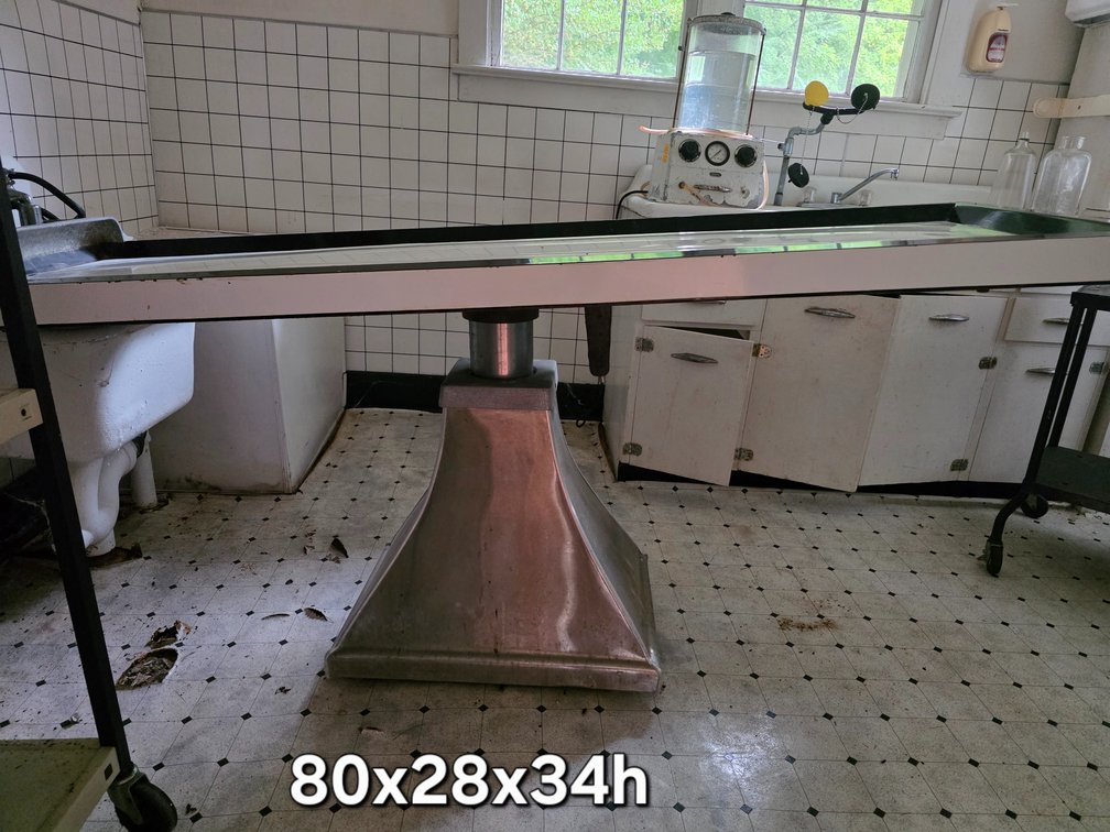 HYDRAULIC MORTUARY TABLE
