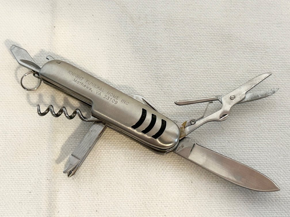 FOLDING POCKET KNIVES
