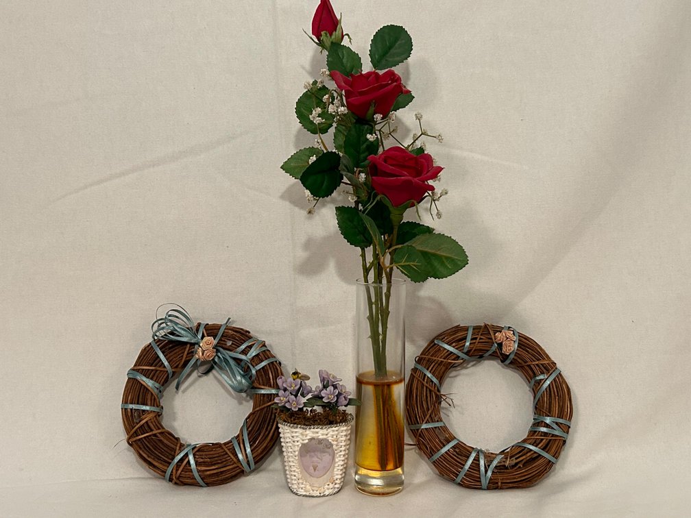 DECORATIVE MINI WREATHS