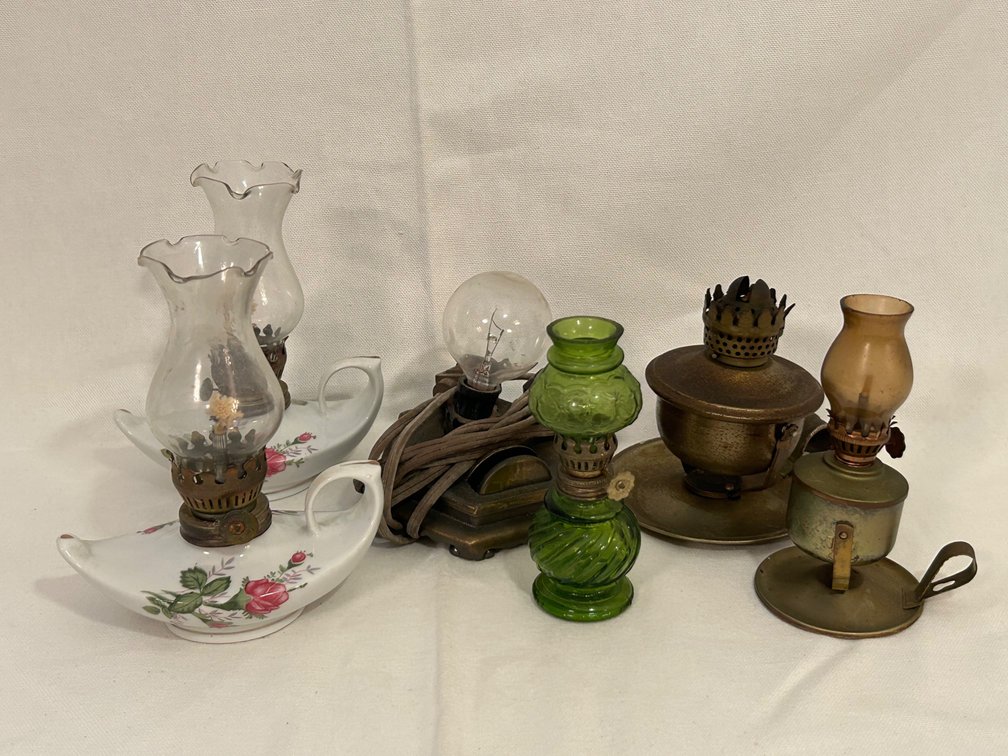 MINIATURE OIL LAMPS