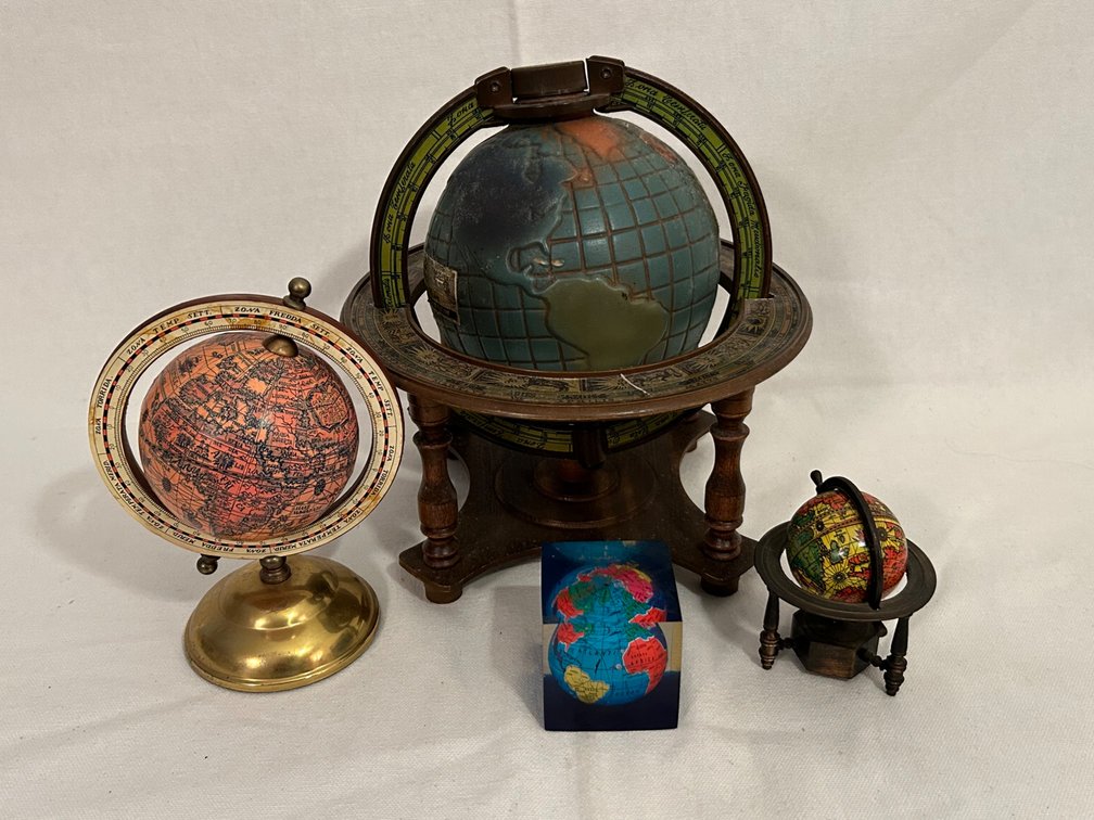 JIM BEAM WORLD GLOBE DECANTER