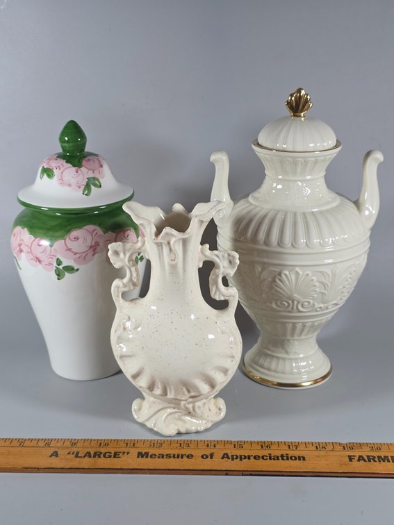 CERAMIC PORCELAIN GINGER JARS, VASE