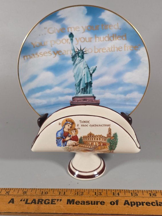 SOUVENIR PORCELAIN